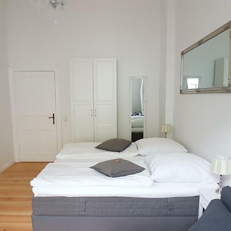 Lang Re By Rockchair Apartments L Superhost Status L 2 Bedrooms Boxspringbeds In City Center - Cozy Family & Business Flair Welcomes You! Berlin Kültér fotó