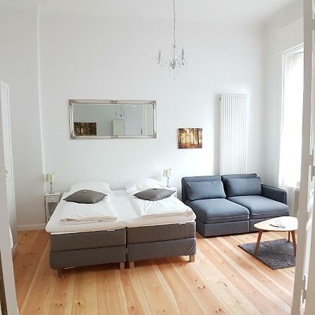 Lang Re By Rockchair Apartments L Superhost Status L 2 Bedrooms Boxspringbeds In City Center - Cozy Family & Business Flair Welcomes You! Berlin Kültér fotó