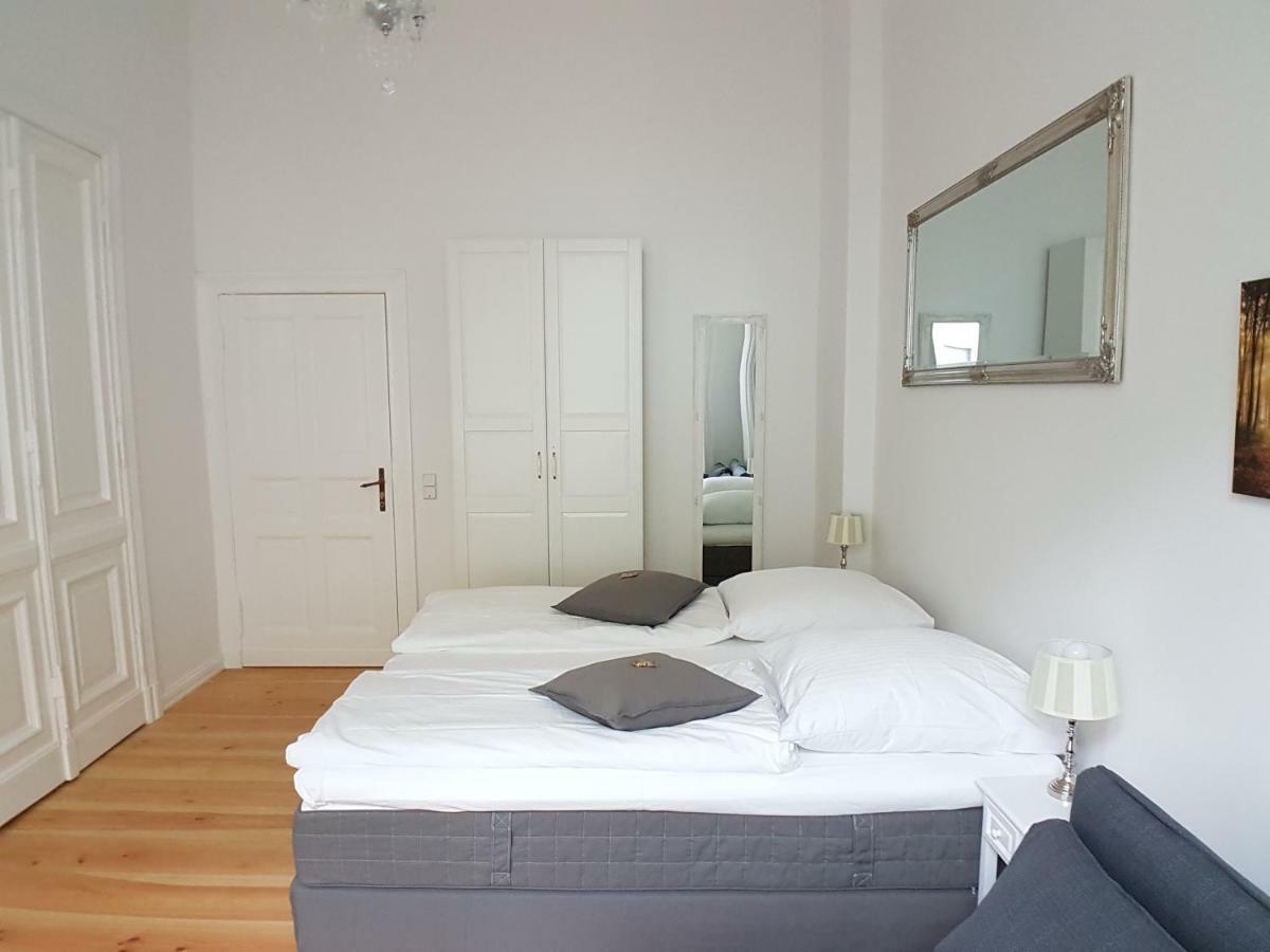 Lang Re By Rockchair Apartments L Superhost Status L 2 Bedrooms Boxspringbeds In City Center - Cozy Family & Business Flair Welcomes You! Berlin Kültér fotó