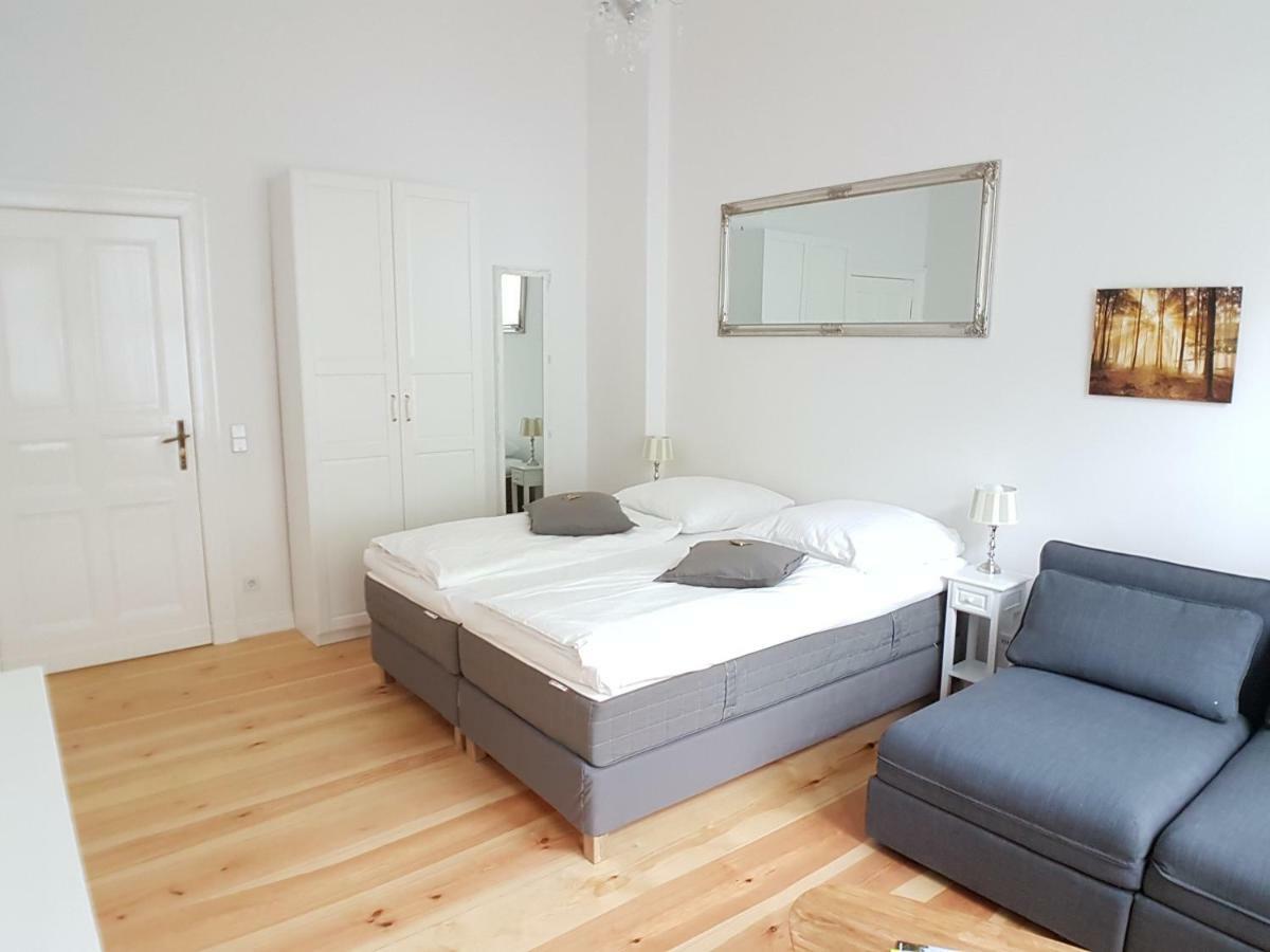 Lang Re By Rockchair Apartments L Superhost Status L 2 Bedrooms Boxspringbeds In City Center - Cozy Family & Business Flair Welcomes You! Berlin Kültér fotó